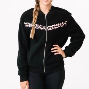 ZYIA Flying V Leopard Trim Sherpa Fleece Zip Jacket Black Sz Small